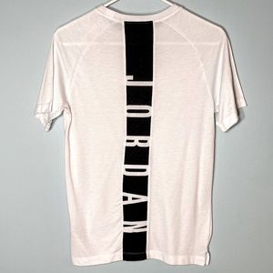 Jordan Boys T Shirt XL Dri Fit White/Black.